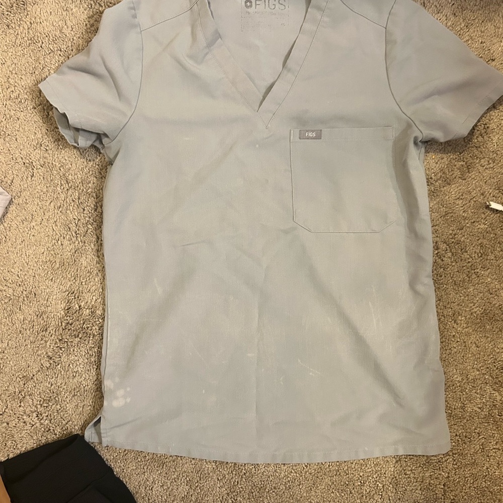 Figs Women's Soft Gray Short Sleeve Tee